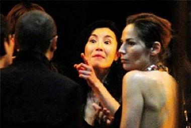 节目爆料女明星喝醉视频,女明星现场失控，视频引发热议  第1张